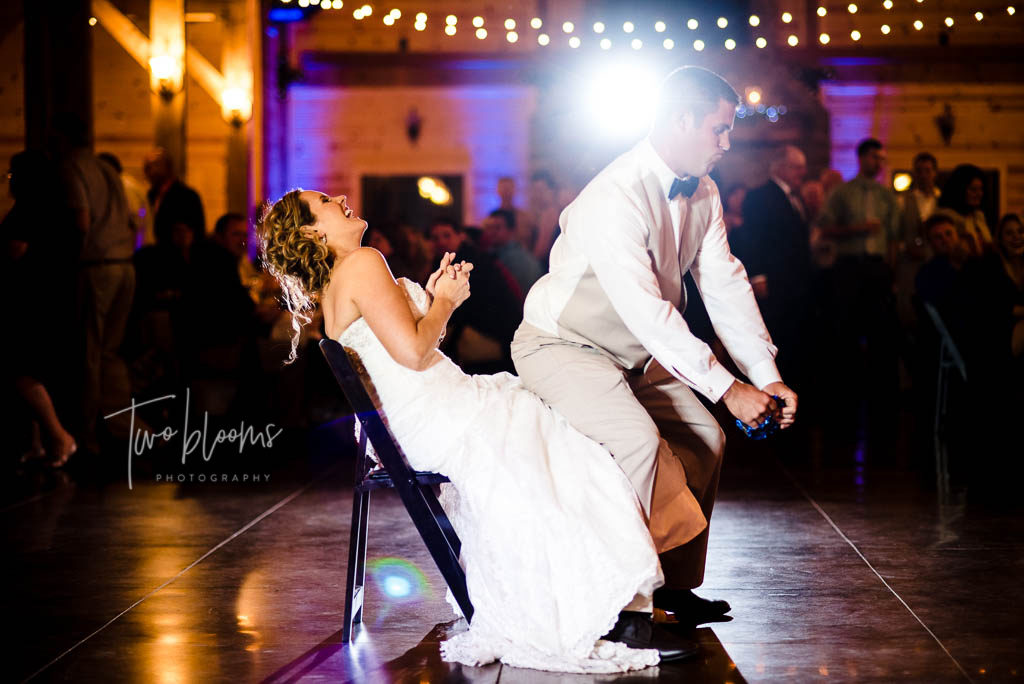 how to photograph a wedding when you aren't a wedding photographer