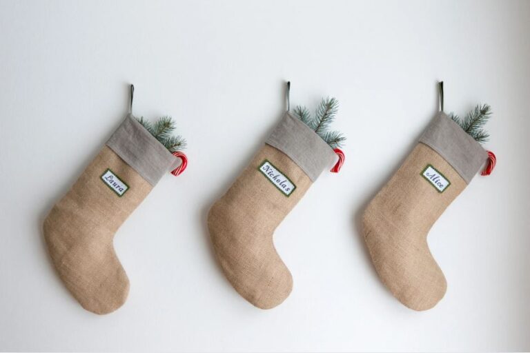Candy-Free Stocking Stuffers for kids (all ages!)