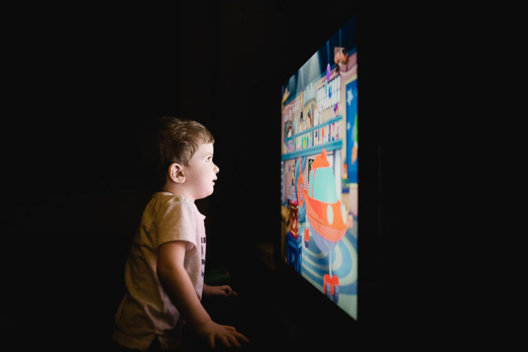 5 easy screen time rules for kids that create bliss in the home